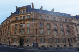 草榴社区 Paris Saint-Lazare
